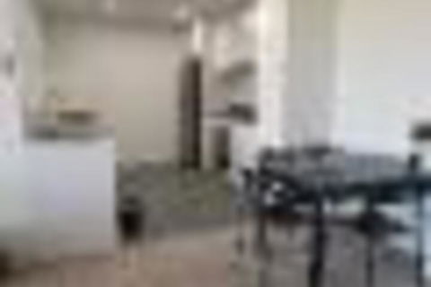 New Apt 3 Mins Walk To Station & SM. - Hotels Melbourne 3