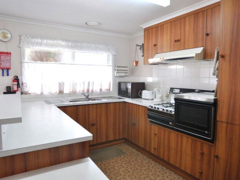 RETRO RETREAT INLET SIDE - Hotels Melbourne 6