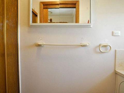 RETRO RETREAT INLET SIDE - Hotels Melbourne 5