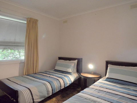 RETRO RETREAT INLET SIDE - Hotels Melbourne 3