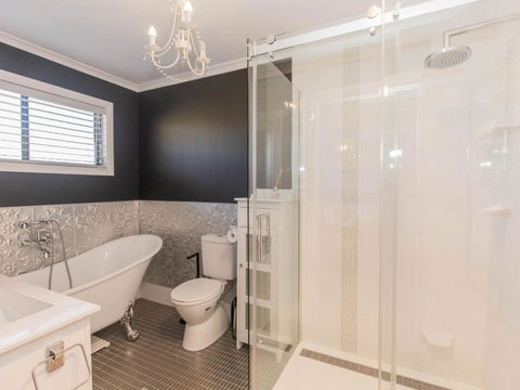 Oak & Barrel / 7 Twynam Street - Hotels Melbourne 3