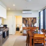 ON TOP Of THE WORLD BEST VIEWS In MELBOURNE !! - Hotels Melbourne 0