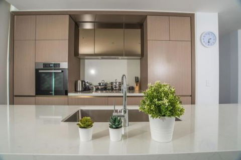 STUNNING Luxury 2beds2bathAPT AtCBD (Haymarket) - Hotels Melbourne 4
