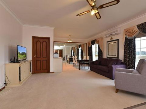 Wine Country Homestead 1br Studio - Hotels Melbourne 6