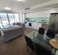 just listed Bolton St. 1br 350m walk to Newcastle beach  Wifi end Eand - Hotels Melbourne
