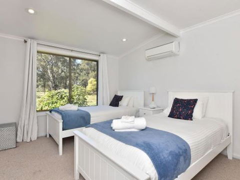 Just Listed Blaxlands Homestead The Very Best Location In The Valley Walk To Everything - Hotels Melbourne 5