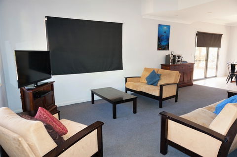 Ningaloo Breeze Villa 4 - Hotels Melbourne 5