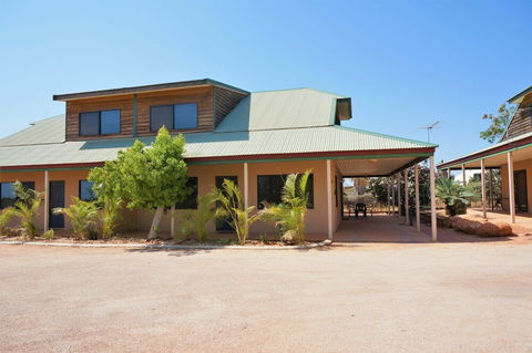 Ningaloo Breeze Villa 5 - Hotels Melbourne 2