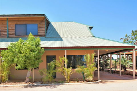 Ningaloo Breeze Villa 5 - Hotels Melbourne 3