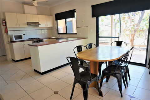 Ningaloo Breeze Villa 5 - Hotels Melbourne 0