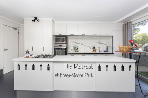 The Retreat At Froog-Moore Park - Hotels Melbourne 6