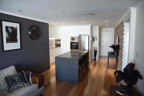 Darling Harbour Getaway - Hotels Melbourne 6