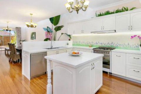 4 Ensuite Chelsea Villa CBD Airport - Hotels Melbourne 7