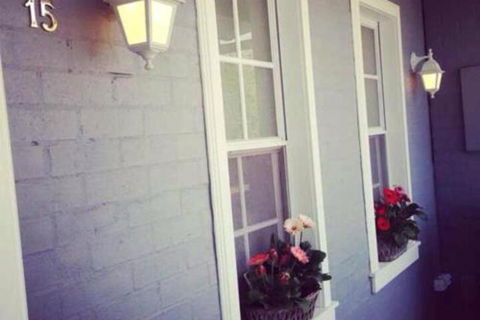 4 Ensuite Chelsea Villa CBD Airport - Hotels Melbourne 3