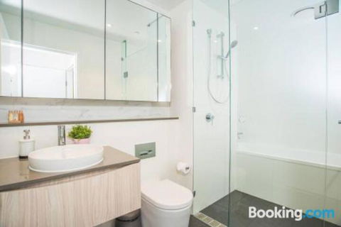 Perfect LocationCBD 2Bed2Bath APTParkingWifi - Hotels Melbourne 6