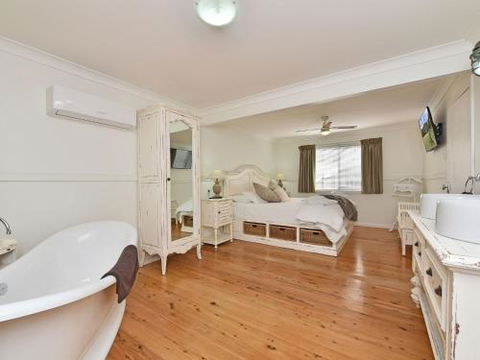 Olive Grove Villa 3 Suite With Large Bath - Hotels Melbourne 2