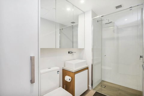 FV Iconic Designer APT, Parking, Near CBD Qfv147-14 - Hotels Melbourne 4