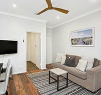Two Bedroom Beachside Apartment CLOV4 - Hotels Melbourne
