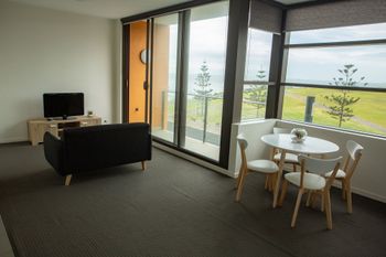 Watt Street 1 BR Apartment W Ocean Views - Hotels Melbourne 0