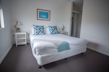Watt Street 1 BR Apartment W Ocean Views - Hotels Melbourne 3