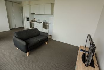 Watt Street 1 BR Apartment W Ocean Views - Hotels Melbourne 5