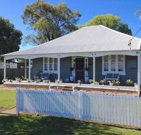 Edgeworth Street Manor - Hotels Melbourne