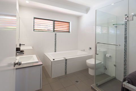 Casuarina 13 On Hamilton Island - Hotels Melbourne 3