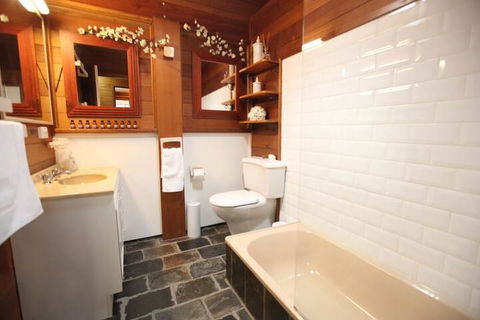Silverpoint Accommodation - Hotels Melbourne 5
