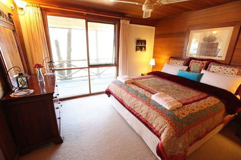 Silverpoint Accommodation - Hotels Melbourne 7