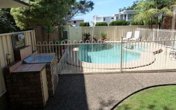 Mollymook Surfbeach Motel And Apartments - Hotels Melbourne 2