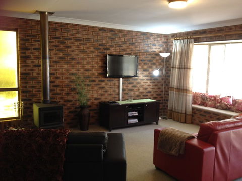 Shady Trees Barrington Holiday House - Hotels Melbourne 2