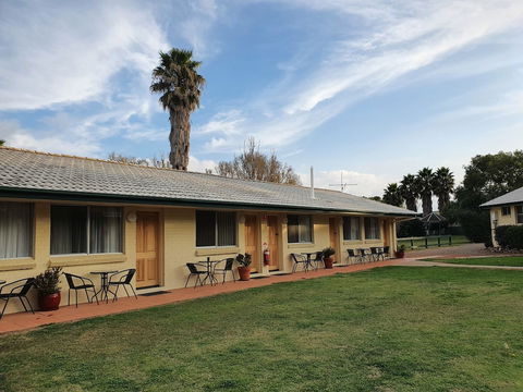 McNevin's Tamworth Motel - Hotels Melbourne 1