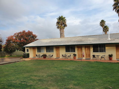 McNevin's Tamworth Motel - Hotels Melbourne 2