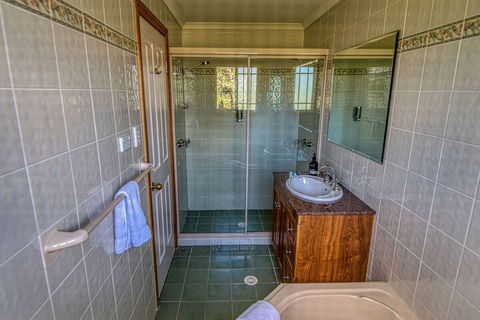 Cottages On Lovedale - Hotels Melbourne 6