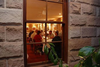 The Hermitage Motel - Hotels Melbourne 1
