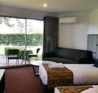 Country Capital Motel - Hotels Melbourne