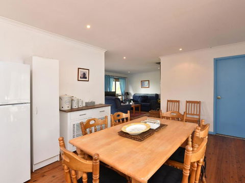 Wallaby Cottage Cute Accom In Bushland Setting - Hotels Melbourne 6