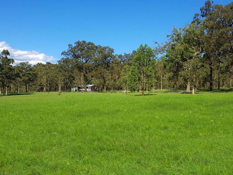 Wallaby Cottage Cute Accom In Bushland Setting - Hotels Melbourne 1