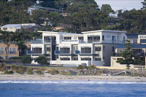 Mollymook Beachfront Executive Apartment - Hotels Melbourne 5
