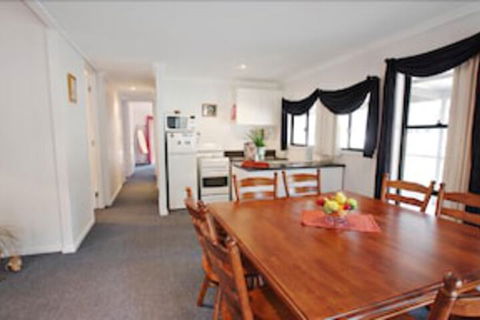 Serenity Grove - Hotels Melbourne 3