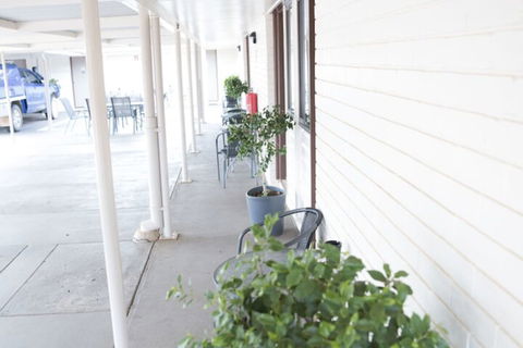 Charleville Motel - Hotels Melbourne 1