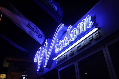 Wisdom Bar & Cafe - Hotels Melbourne 3