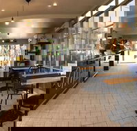 Mealy's Cafe - Hotels Melbourne