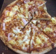 Crust Gourmet Pizza Bar Woolongong - Hotels Melbourne