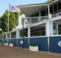 Mavericks on the Bay - Hotels Melbourne