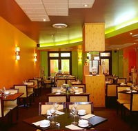 Asian Cafe - Hotels Melbourne