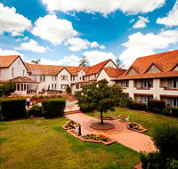 Courtyard Restaurant - Mercure Hotel Canberra - Hotels Melbourne