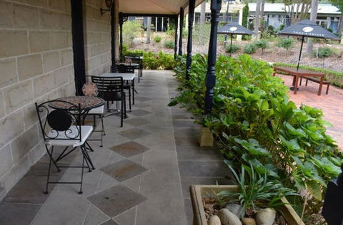 Meze Me Grove - Hotels Melbourne 0