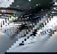 Two Chicks - Hotels Melbourne