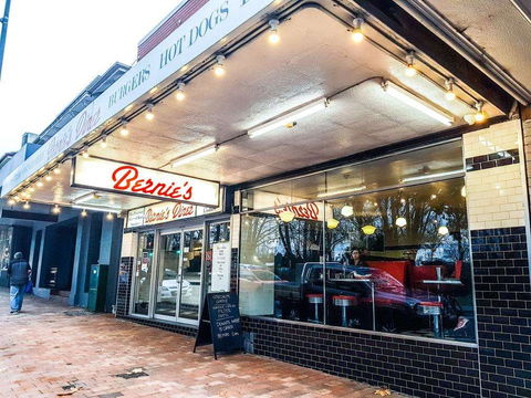 Bernie's Diner - Hotels Melbourne 0